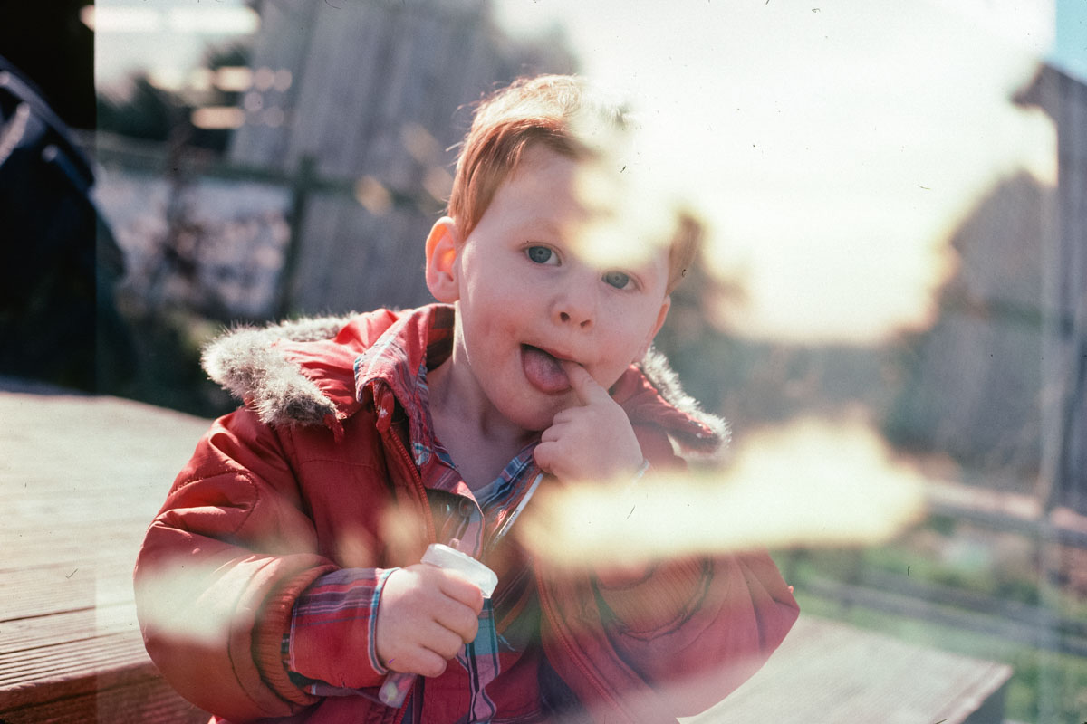 最受欢迎的柯达克罗姆35mm胶卷暖棕色调人像摄影LUT+Lightroom调色预设 Kodachrome 35mm (1935-1962) 插件预设 第11张-素材湾丨精选海外优质设计素材资源 最受欢迎的柯达克罗姆35mm胶卷暖棕色调人像摄影LUT+Lightroom调色预设 Kodachrome 35mm (1935-1962) 插件预设 sucaiwan.com