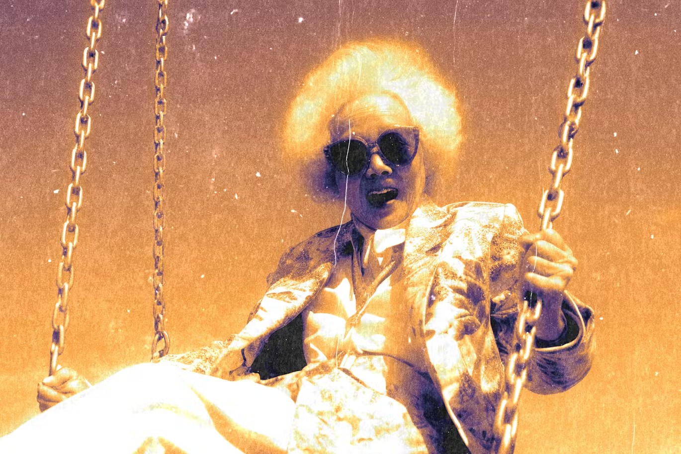 2款复古90年代陈旧做旧发黄磨损划痕污迹纸张叠加肌理PSD特效样机Aged Paper Photo Effect 插件预设 sucaiwan.com