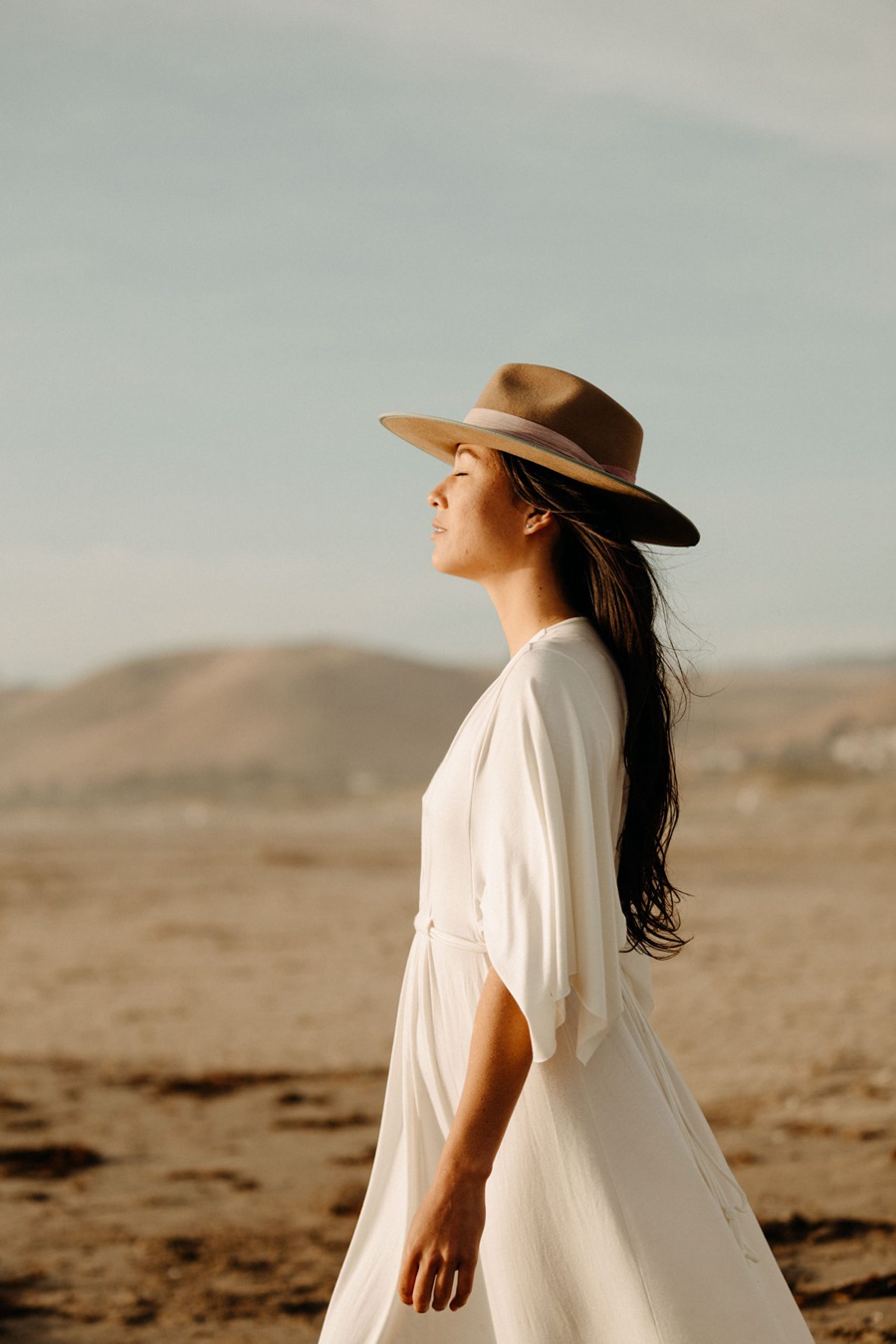 Meridian – LKO SIERRA PRESETS 复古怀旧温暖自然色彩人像摄影LR调色预设 插件预设 第4张-素材湾丨精选海外优质设计素材资源 Meridian – LKO SIERRA PRESETS 复古怀旧温暖自然色彩人像摄影LR调色预设 插件预设 sucaiwan.com