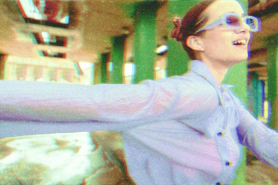 80年代复古VHS信号故障模拟照片效果PS特效滤镜插件样机模板 Retro VHS Photo Effect 插件预设 sucaiwan.com