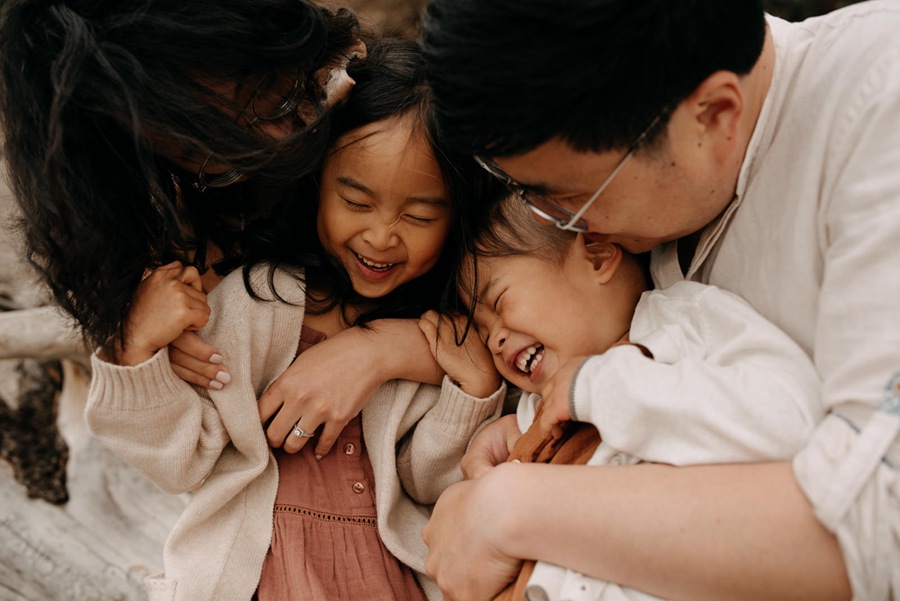 Meridian – LKO SIERRA PRESETS 复古怀旧温暖自然色彩人像摄影LR调色预设 插件预设 第19张-素材湾丨精选海外优质设计素材资源 Meridian – LKO SIERRA PRESETS 复古怀旧温暖自然色彩人像摄影LR调色预设 插件预设 sucaiwan.com