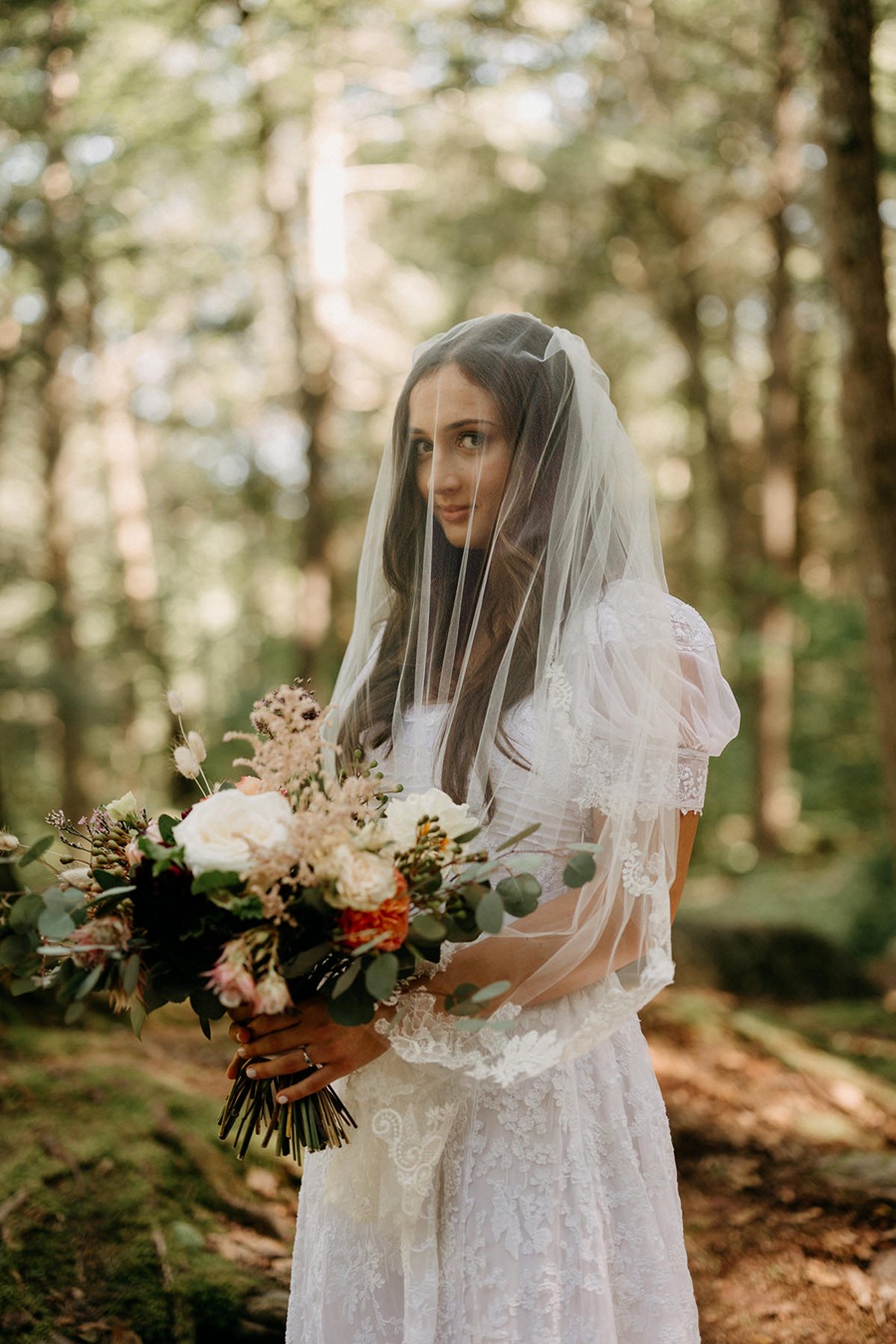 Meridian – LKO SIERRA PRESETS 复古怀旧温暖自然色彩人像摄影LR调色预设 插件预设 第21张-素材湾丨精选海外优质设计素材资源 Meridian – LKO SIERRA PRESETS 复古怀旧温暖自然色彩人像摄影LR调色预设 插件预设 sucaiwan.com