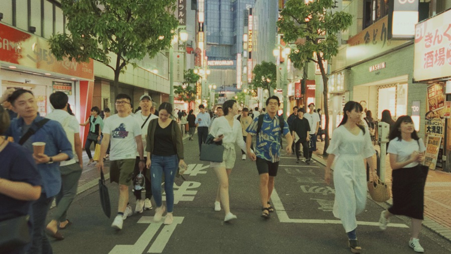 Super16 KODAK 200T Power Grade 独特达芬奇胶片模拟柯达复古调色节点 for Professional Color Grading in DaVinci Resolve Studio 插件预设 sucaiwan.com