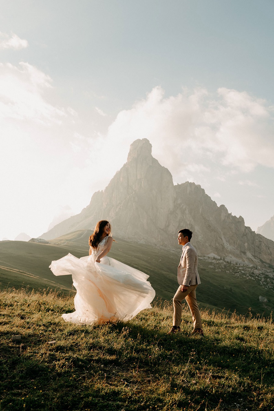 Meridian – LKO SIERRA PRESETS 复古怀旧温暖自然色彩人像摄影LR调色预设 插件预设 第24张-素材湾丨精选海外优质设计素材资源 Meridian – LKO SIERRA PRESETS 复古怀旧温暖自然色彩人像摄影LR调色预设 插件预设 sucaiwan.com