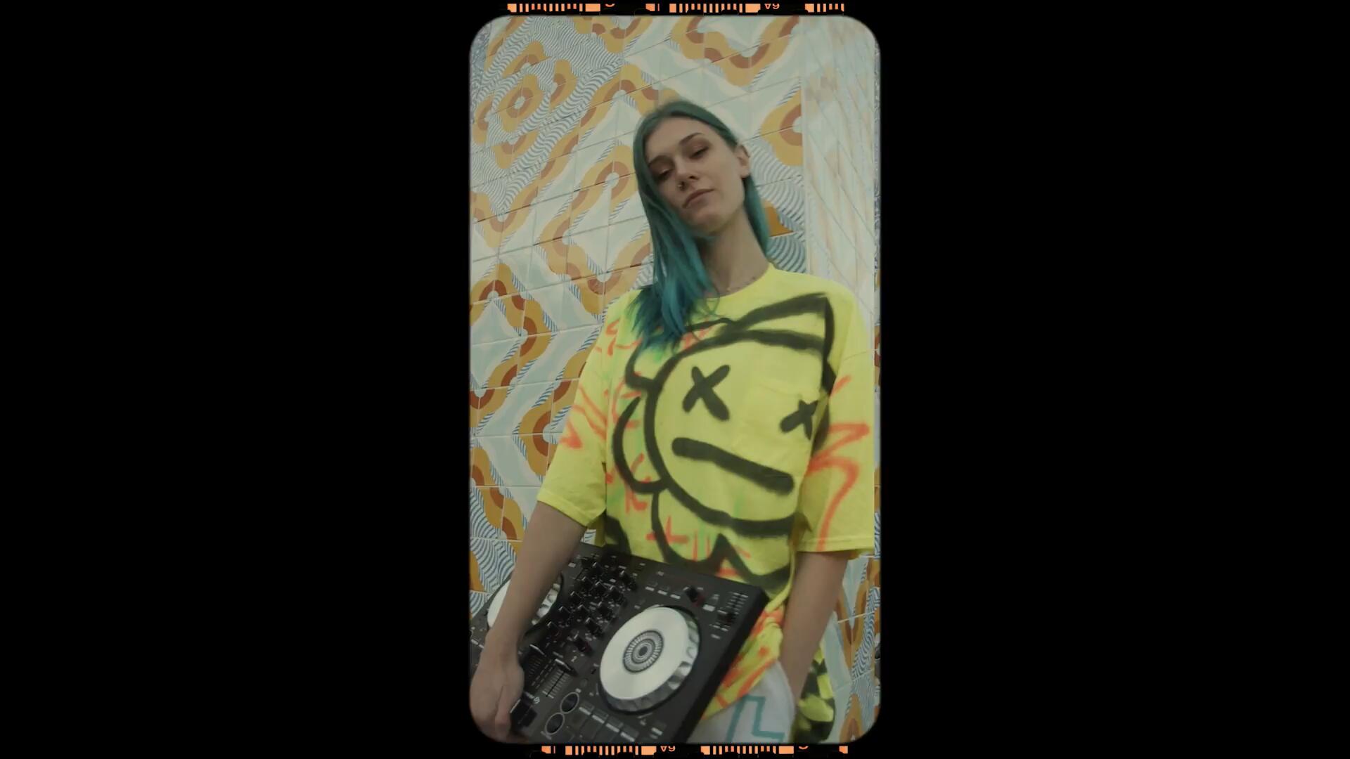 AE模板：抖音小红书竖屏胶片边框垃圾摇滚开场片头模板 , sucaiwan.com