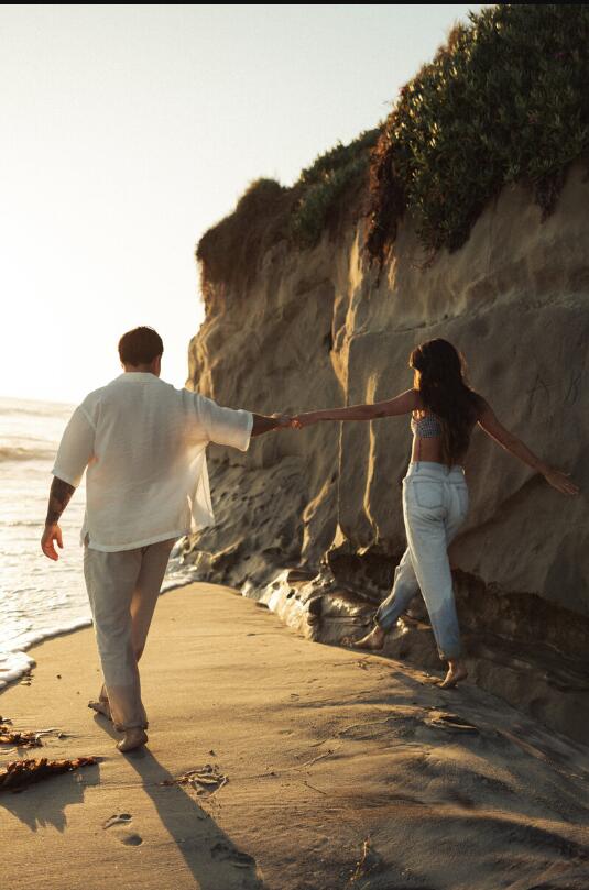 复古怀旧电影外观胶片模拟颗粒纹效果婚礼照片调色LR预设 Anissa D - Nostalgic Romance Presets , 第4张-素材湾丨精选海外优质设计素材资源 复古怀旧电影外观胶片模拟颗粒纹效果婚礼照片调色LR预设 Anissa D - Nostalgic Romance Presets , sucaiwan.com