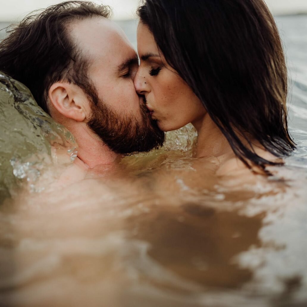 电影外观温暖蓝色调婚礼照片调色Lightroom预设 Sven Malojlo – SMAL WILD PRESETS 插件预设 第2张-素材湾丨精选海外优质设计素材资源 电影外观温暖蓝色调婚礼照片调色Lightroom预设 Sven Malojlo – SMAL WILD PRESETS 插件预设 sucaiwan.com