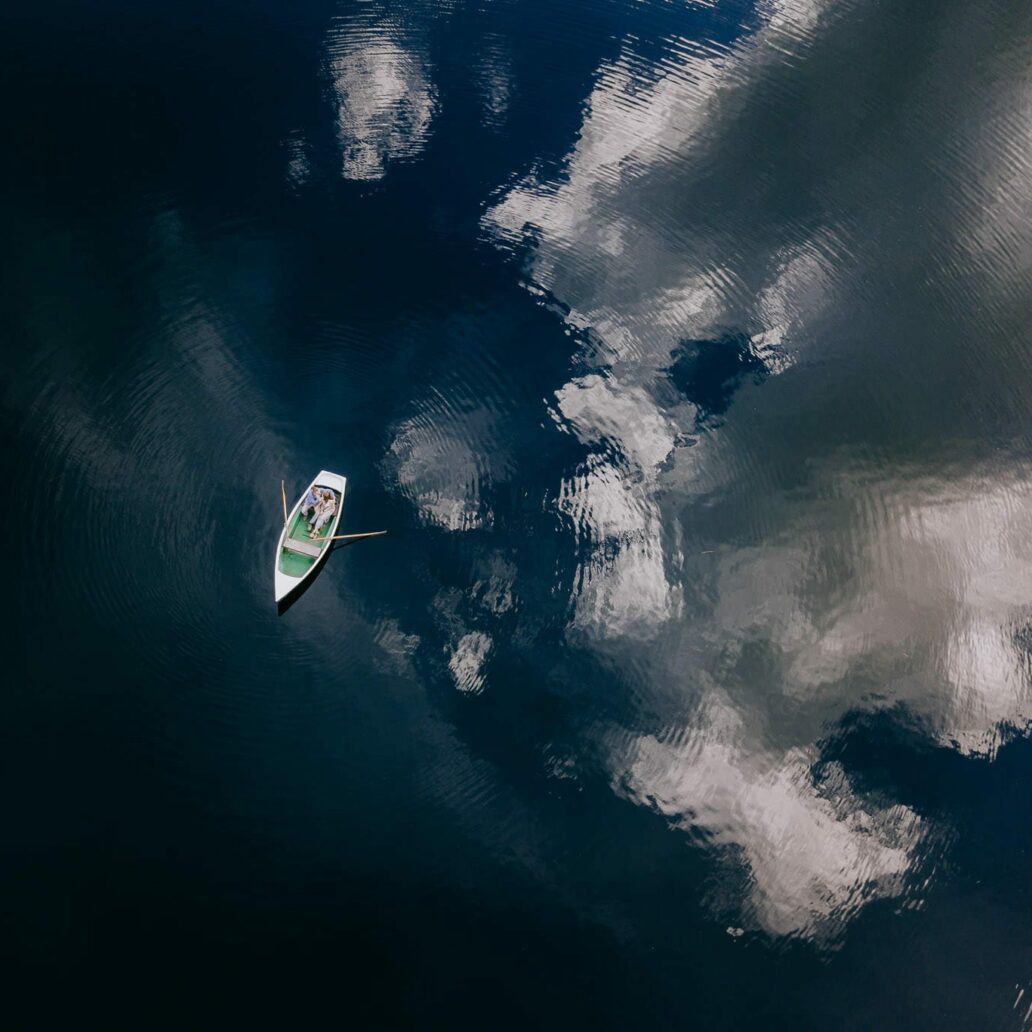 电影外观温暖蓝色调婚礼照片调色Lightroom预设 Sven Malojlo – SMAL WILD PRESETS 插件预设 第23张-素材湾丨精选海外优质设计素材资源 电影外观温暖蓝色调婚礼照片调色Lightroom预设 Sven Malojlo – SMAL WILD PRESETS 插件预设 sucaiwan.com