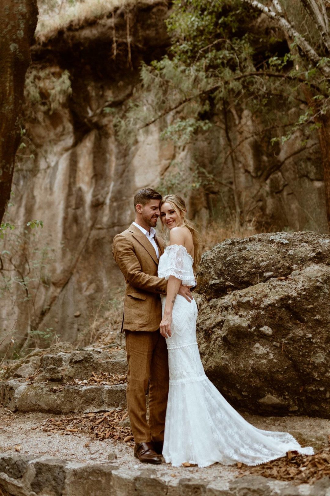 情绪化沙红色浅绿色婚礼照片调色工具Lightroom预设 Archipelago Quest 39 – Driftwood 插件预设 第10张-素材湾丨精选海外优质设计素材资源 情绪化沙红色浅绿色婚礼照片调色工具Lightroom预设 Archipelago Quest 39 – Driftwood 插件预设 sucaiwan.com