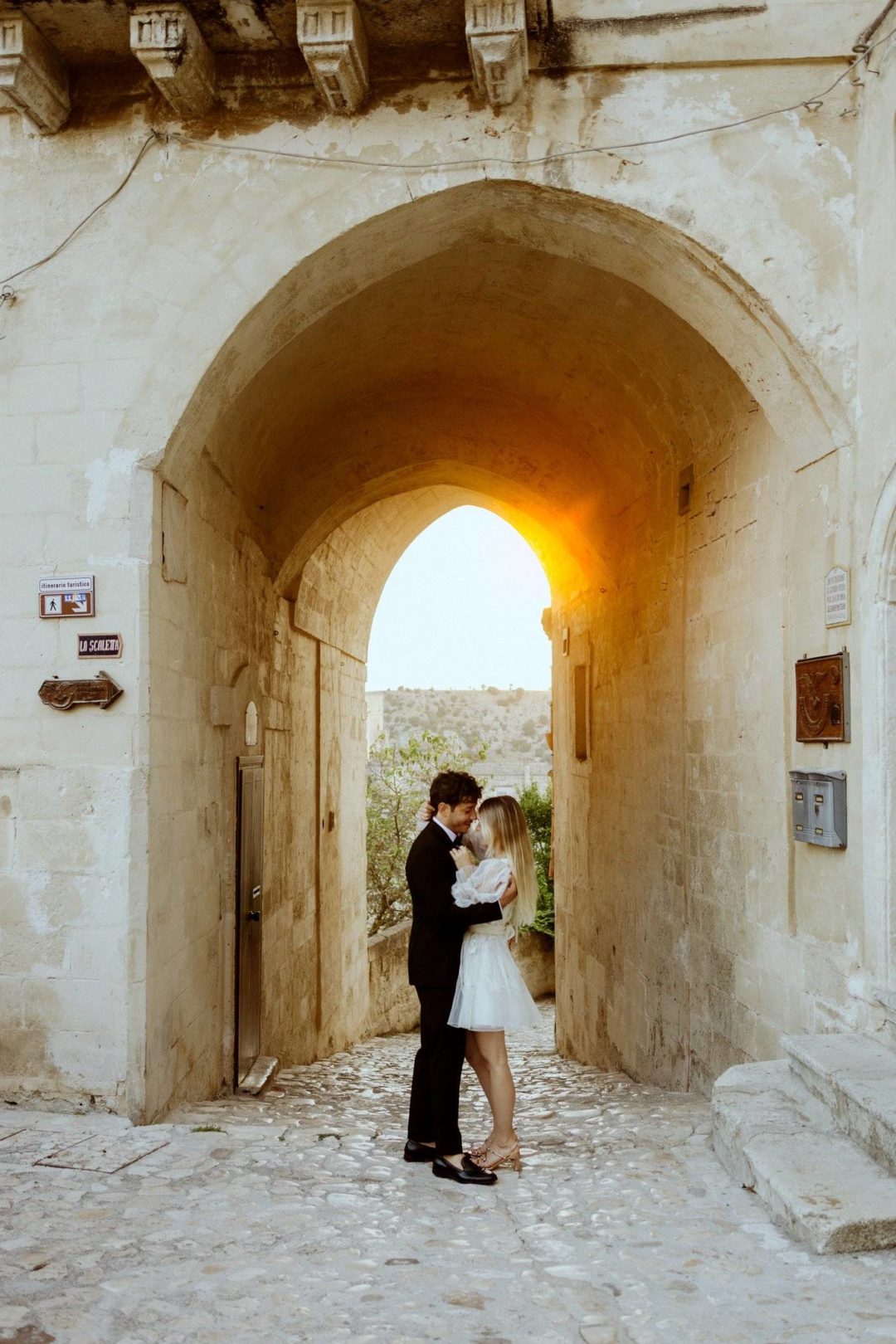 情绪化沙红色浅绿色婚礼照片调色工具Lightroom预设 Archipelago Quest 39 – Driftwood 插件预设 第13张-素材湾丨精选海外优质设计素材资源 情绪化沙红色浅绿色婚礼照片调色工具Lightroom预设 Archipelago Quest 39 – Driftwood 插件预设 sucaiwan.com