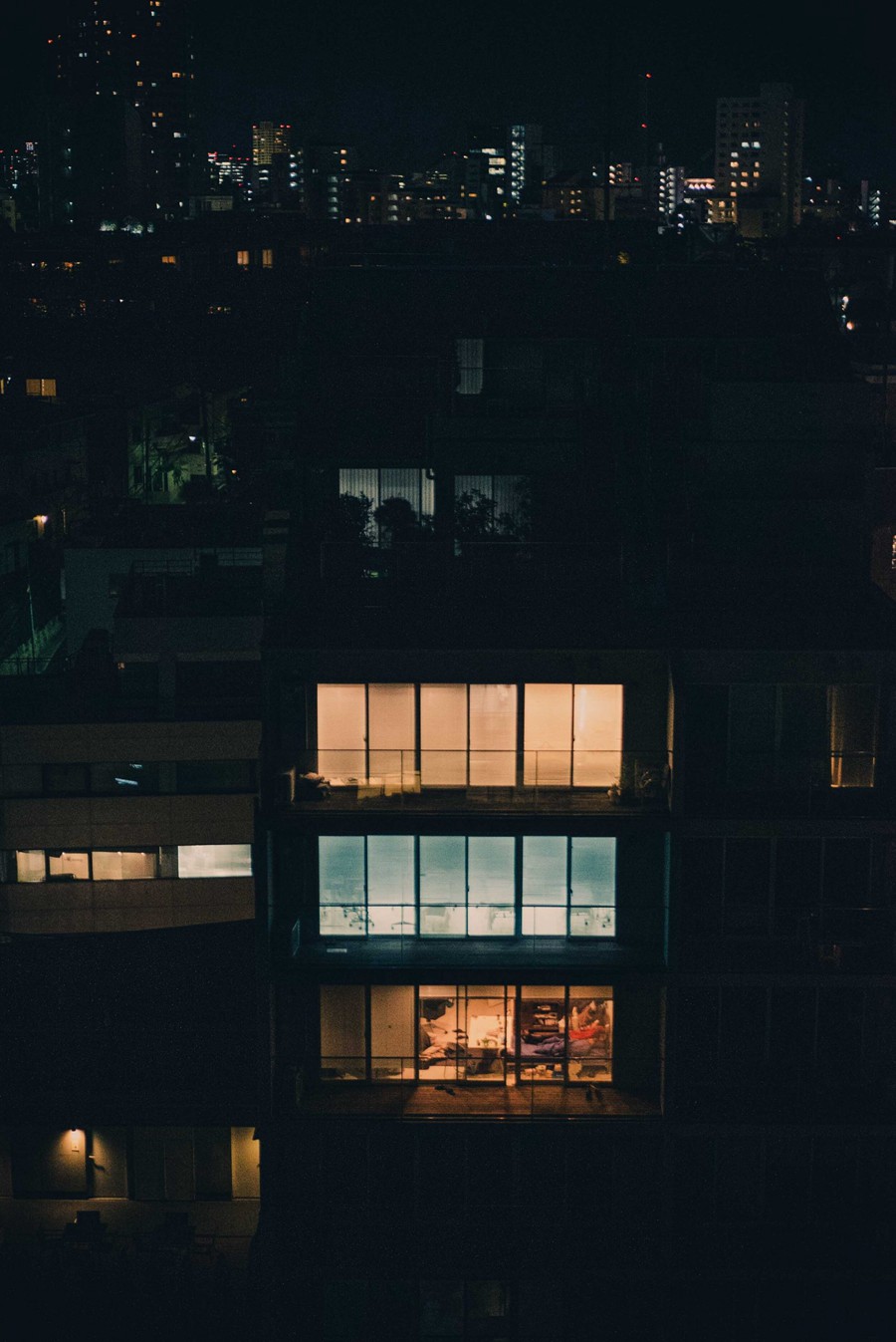 GxAce 24个世嘉日落波黄昏暗色调弱光扫街电影仿真LR预设包 Lightroom Preset Pack 01 插件预设 第12张-素材湾丨精选海外优质设计素材资源 GxAce 24个世嘉日落波黄昏暗色调弱光扫街电影仿真LR预设包 Lightroom Preset Pack 01 插件预设 sucaiwan.com