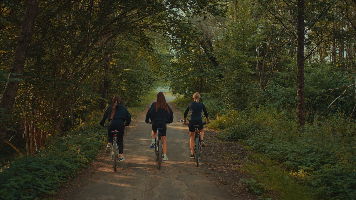 K83 Cinematic PowerGrade 经典好莱坞电影级柯达Kodak 2383胶片模拟薄膜颗粒纹理达芬奇调色节点 K83 Cinematic PowerGrade | Kodak 2383 Film Emulation , 第9张-素材湾丨精选海外优质设计素材资源 K83 Cinematic PowerGrade 经典好莱坞电影级柯达Kodak 2383胶片模拟薄膜颗粒纹理达芬奇调色节点 K83 Cinematic PowerGrade | Kodak 2383 Film Emulation , sucaiwan.com