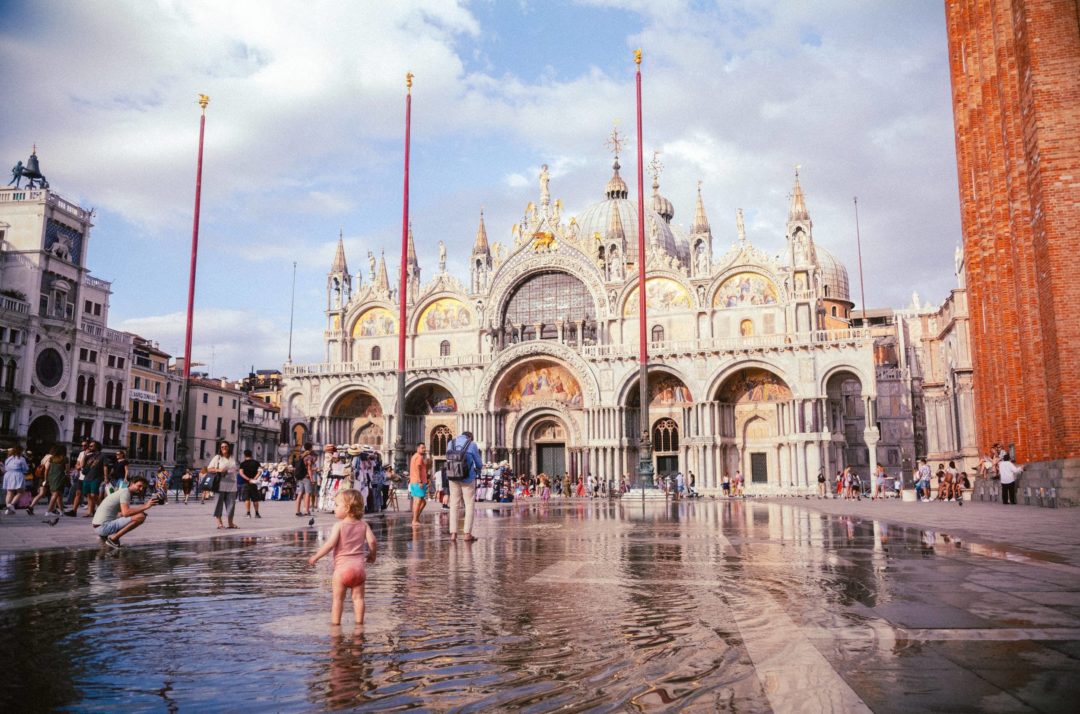 怀旧电影质感胶片颗粒纹理模拟照片调色Lightroom预设包 André Josselin – PRIMAVERA LIGHTROOM PRESETS 插件预设 第5张-素材湾丨精选海外优质设计素材资源 怀旧电影质感胶片颗粒纹理模拟照片调色Lightroom预设包 André Josselin – PRIMAVERA LIGHTROOM PRESETS 插件预设 sucaiwan.com