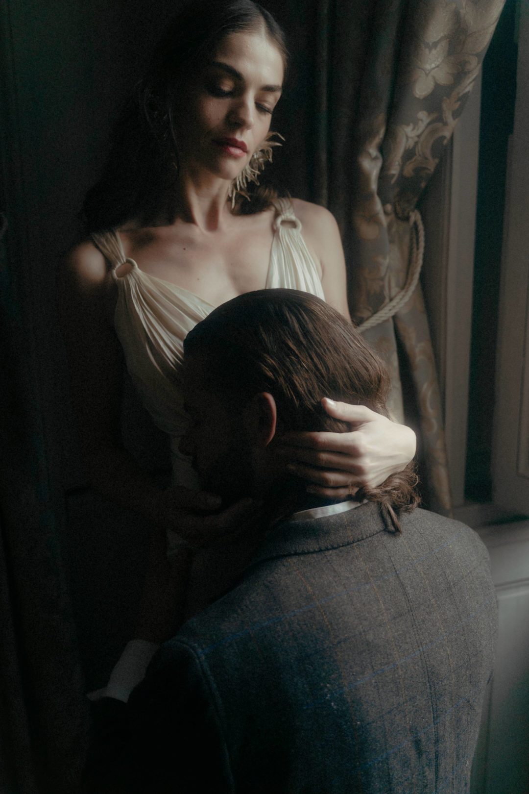 复古朦胧暖色调电影质感胶片颗粒效果模拟婚礼照片调色Lightroom预设包 Legacy Presets – Nostalgia 插件预设 第4张-素材湾丨精选海外优质设计素材资源 复古朦胧暖色调电影质感胶片颗粒效果模拟婚礼照片调色Lightroom预设包 Legacy Presets – Nostalgia 插件预设 sucaiwan.com