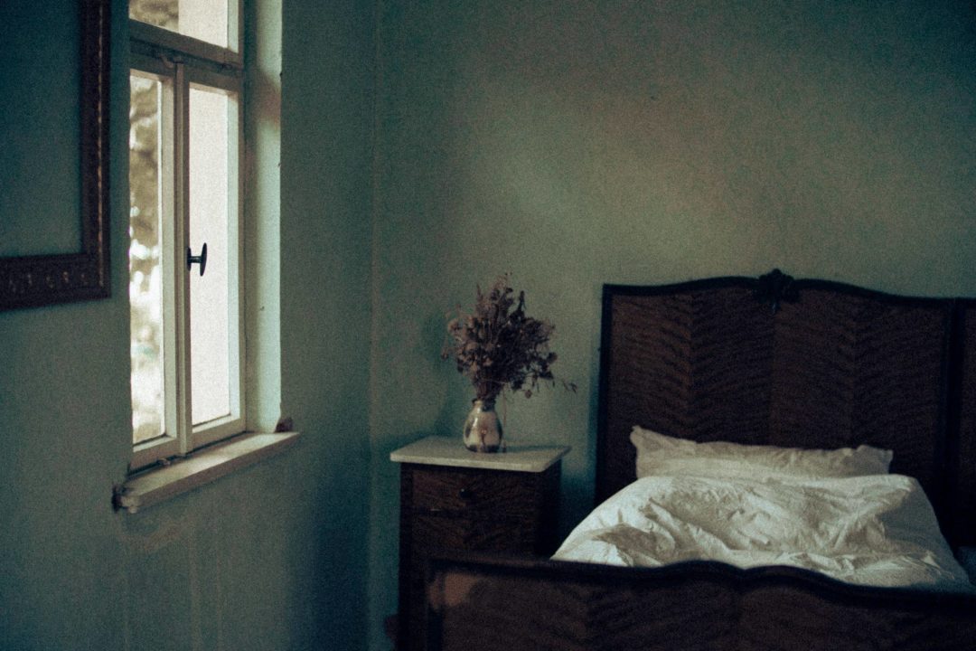 复古朦胧暖色调电影质感胶片颗粒效果模拟婚礼照片调色Lightroom预设包 Legacy Presets – Nostalgia 插件预设 第5张-素材湾丨精选海外优质设计素材资源 复古朦胧暖色调电影质感胶片颗粒效果模拟婚礼照片调色Lightroom预设包 Legacy Presets – Nostalgia 插件预设 sucaiwan.com