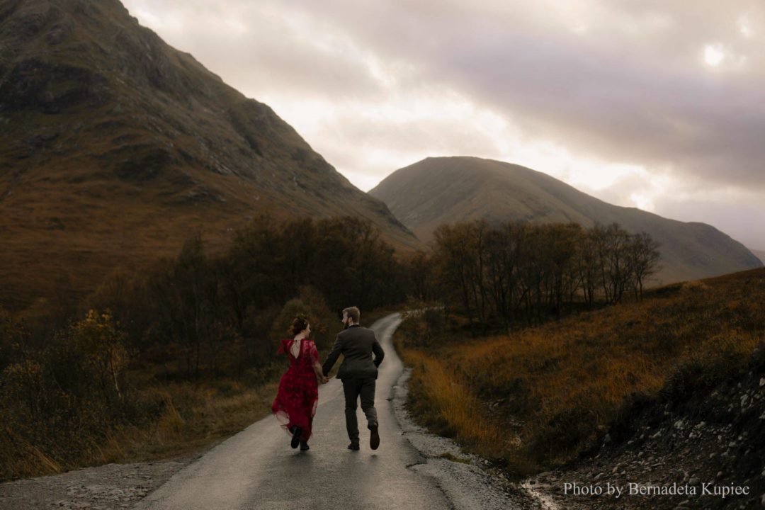 复古朦胧暖色调电影质感胶片颗粒效果模拟婚礼照片调色Lightroom预设包 Legacy Presets – Nostalgia 插件预设 第15张-素材湾丨精选海外优质设计素材资源 复古朦胧暖色调电影质感胶片颗粒效果模拟婚礼照片调色Lightroom预设包 Legacy Presets – Nostalgia 插件预设 sucaiwan.com