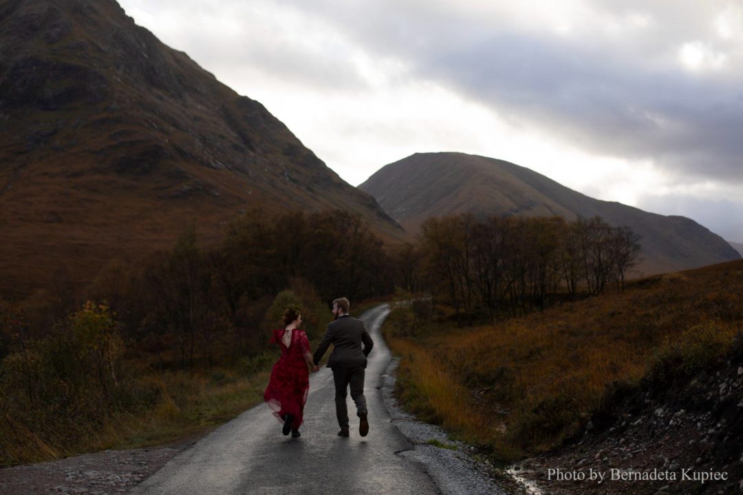 复古朦胧暖色调电影质感胶片颗粒效果模拟婚礼照片调色Lightroom预设包 Legacy Presets – Nostalgia 插件预设 第16张-素材湾丨精选海外优质设计素材资源 复古朦胧暖色调电影质感胶片颗粒效果模拟婚礼照片调色Lightroom预设包 Legacy Presets – Nostalgia 插件预设 sucaiwan.com