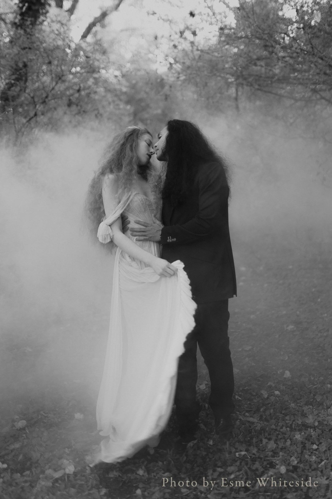 复古朦胧暖色调电影质感胶片颗粒效果模拟婚礼照片调色Lightroom预设包 Legacy Presets – Nostalgia 插件预设 第17张-素材湾丨精选海外优质设计素材资源 复古朦胧暖色调电影质感胶片颗粒效果模拟婚礼照片调色Lightroom预设包 Legacy Presets – Nostalgia 插件预设 sucaiwan.com