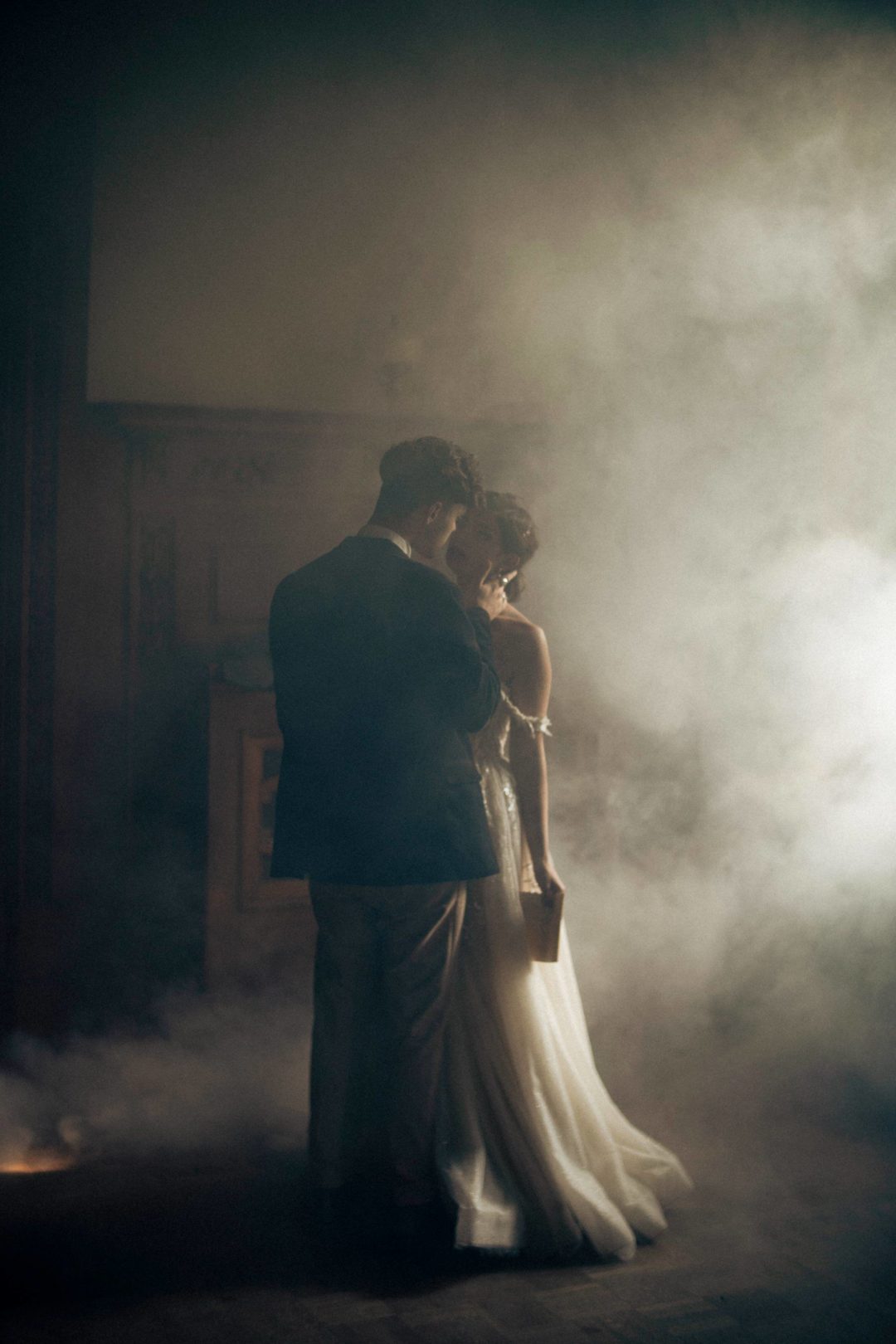 复古朦胧暖色调电影质感胶片颗粒效果模拟婚礼照片调色Lightroom预设包 Legacy Presets – Nostalgia 插件预设 第25张-素材湾丨精选海外优质设计素材资源 复古朦胧暖色调电影质感胶片颗粒效果模拟婚礼照片调色Lightroom预设包 Legacy Presets – Nostalgia 插件预设 sucaiwan.com