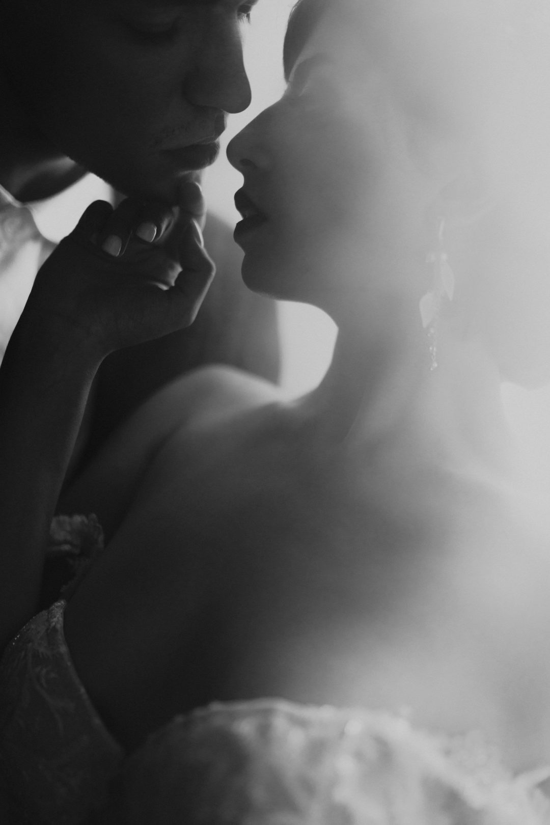 复古朦胧暖色调电影质感胶片颗粒效果模拟婚礼照片调色Lightroom预设包 Legacy Presets – Nostalgia 插件预设 第31张-素材湾丨精选海外优质设计素材资源 复古朦胧暖色调电影质感胶片颗粒效果模拟婚礼照片调色Lightroom预设包 Legacy Presets – Nostalgia 插件预设 sucaiwan.com