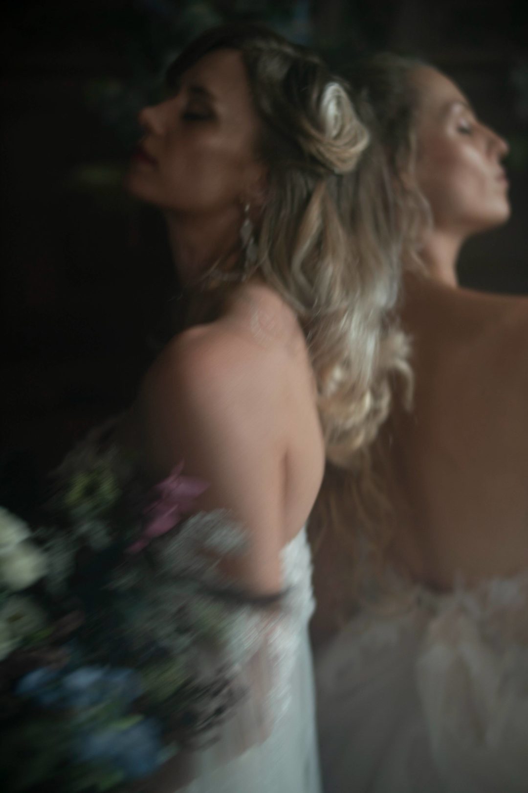 复古朦胧暖色调电影质感胶片颗粒效果模拟婚礼照片调色Lightroom预设包 Legacy Presets – Nostalgia 插件预设 第42张-素材湾丨精选海外优质设计素材资源 复古朦胧暖色调电影质感胶片颗粒效果模拟婚礼照片调色Lightroom预设包 Legacy Presets – Nostalgia 插件预设 sucaiwan.com