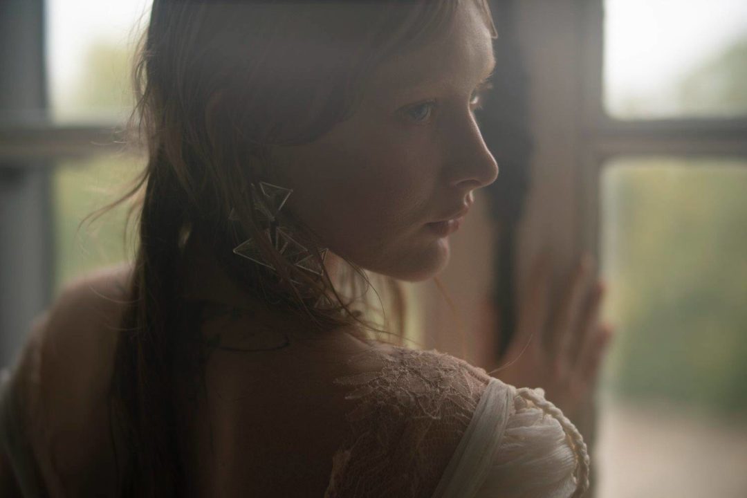 复古朦胧暖色调电影质感胶片颗粒效果模拟婚礼照片调色Lightroom预设包 Legacy Presets – Nostalgia 插件预设 第44张-素材湾丨精选海外优质设计素材资源 复古朦胧暖色调电影质感胶片颗粒效果模拟婚礼照片调色Lightroom预设包 Legacy Presets – Nostalgia 插件预设 sucaiwan.com