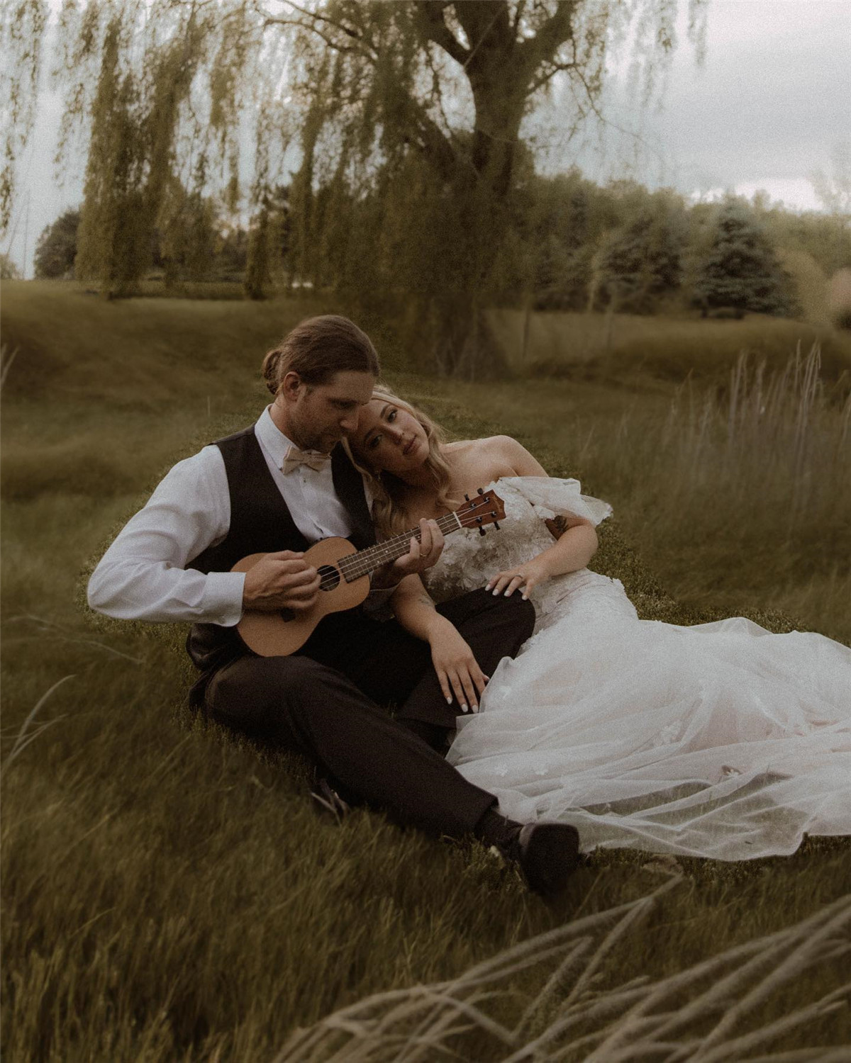 复古棕色褐色浪漫色调旅拍人像摄影照片调色LR预设 Erika Brooke - Bones Presets 插件预设 sucaiwan.com