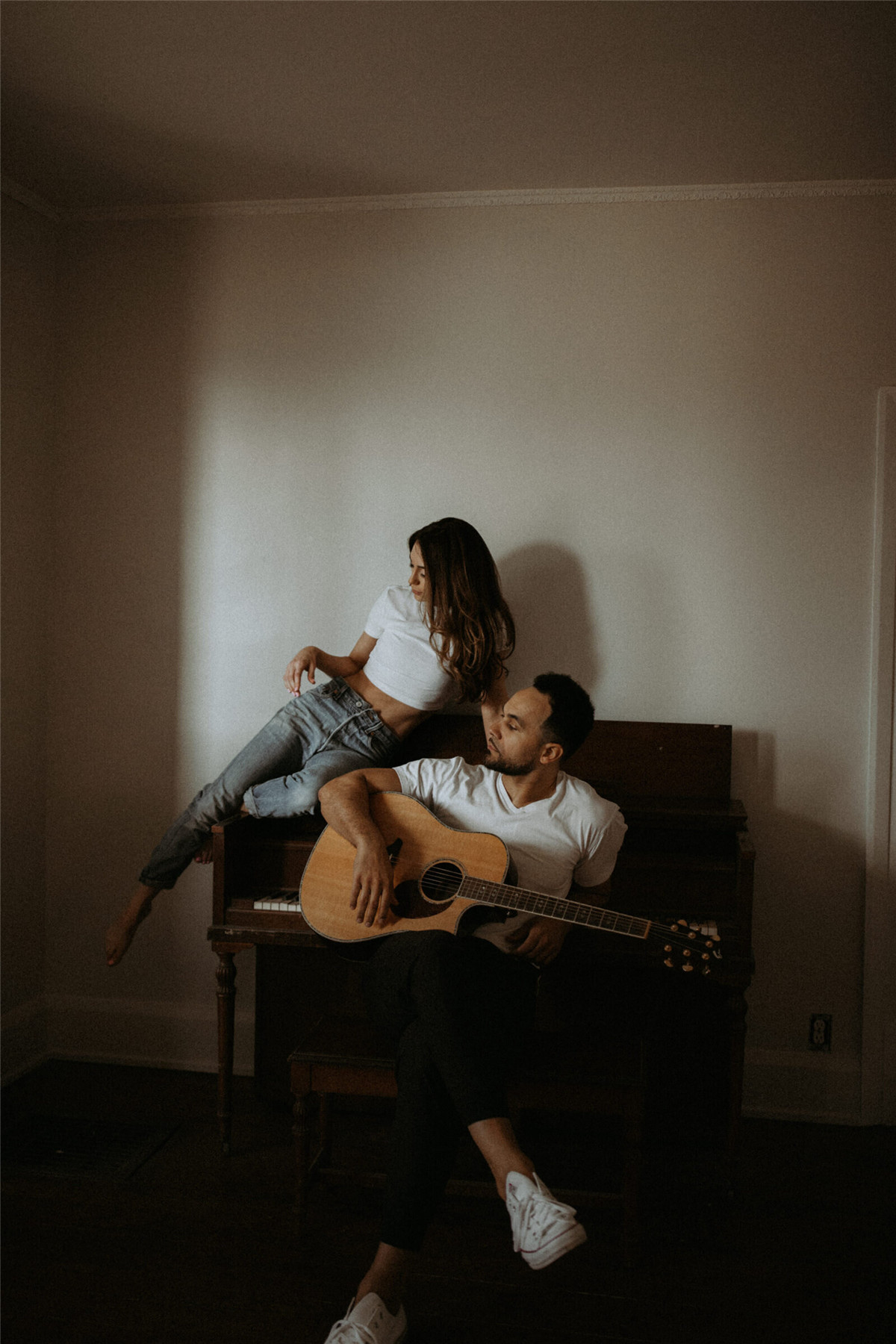 复古棕色褐色浪漫色调旅拍人像摄影照片调色LR预设 Erika Brooke - Bones Presets 插件预设 sucaiwan.com