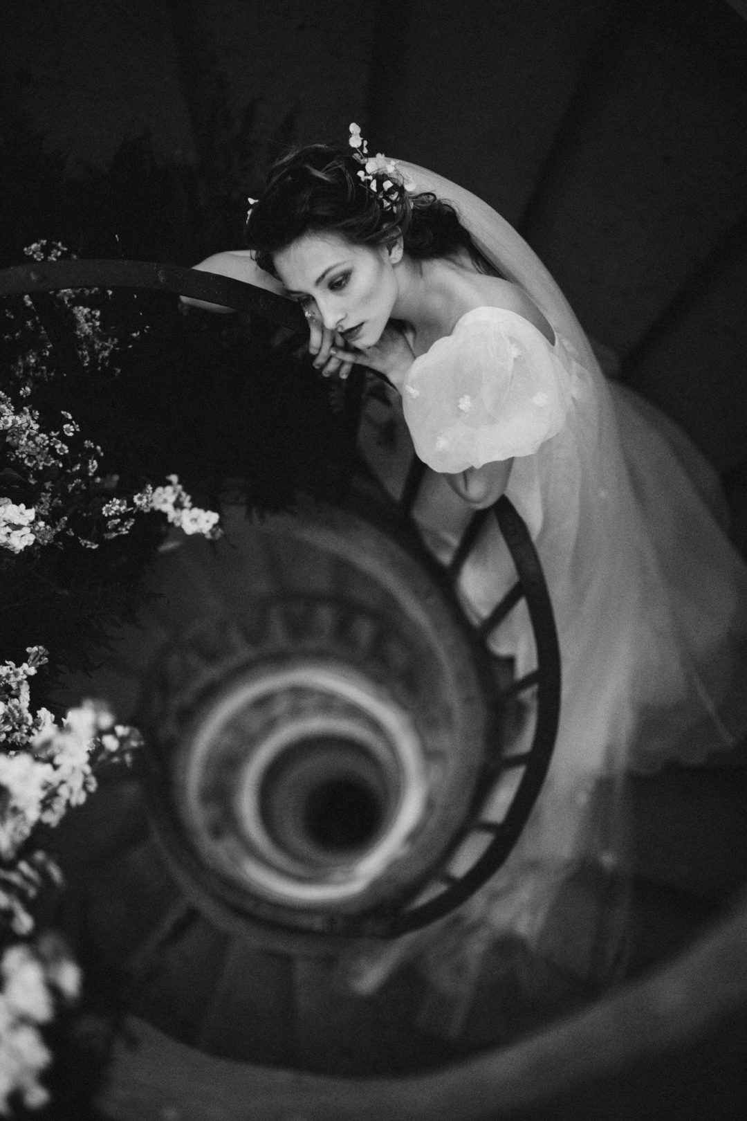 真实情绪化柔和暖色橙色黑白色调婚礼照片调色Lightroom预设包 Legacy Presets – Francesca Angrisano – Poetico 插件预设 第9张-素材湾丨精选海外优质设计素材资源 真实情绪化柔和暖色橙色黑白色调婚礼照片调色Lightroom预设包 Legacy Presets – Francesca Angrisano – Poetico 插件预设 sucaiwan.com