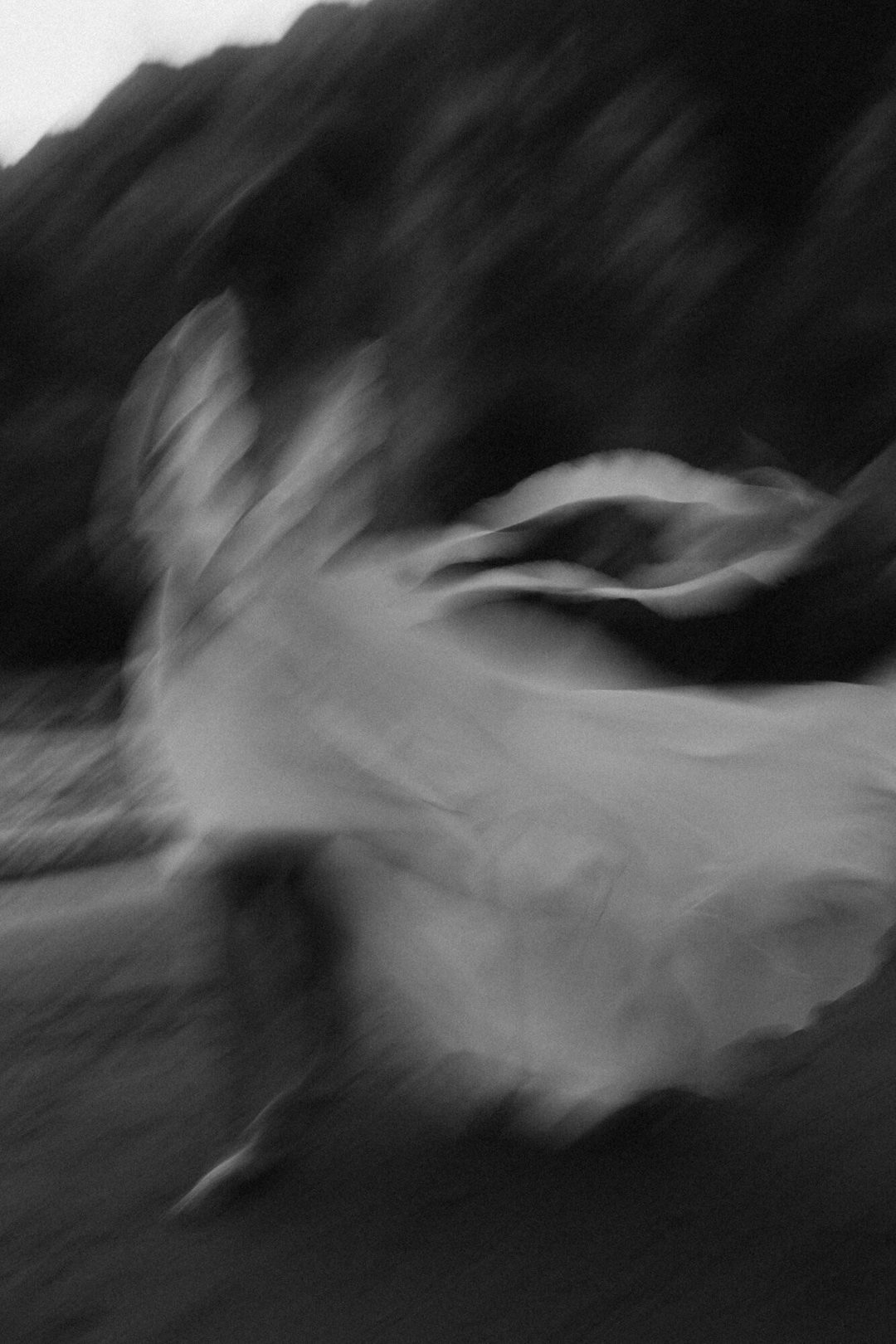 真实情绪化柔和暖色橙色黑白色调婚礼照片调色Lightroom预设包 Legacy Presets – Francesca Angrisano – Poetico 插件预设 第12张-素材湾丨精选海外优质设计素材资源 真实情绪化柔和暖色橙色黑白色调婚礼照片调色Lightroom预设包 Legacy Presets – Francesca Angrisano – Poetico 插件预设 sucaiwan.com