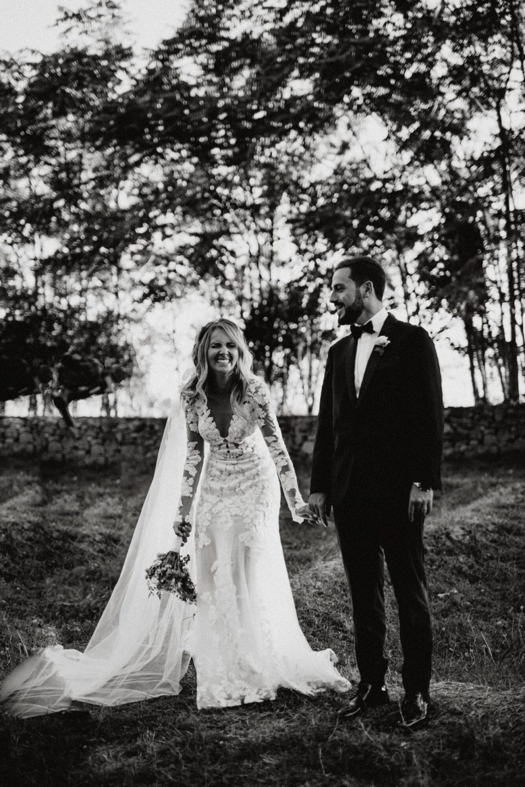 真实情绪化柔和暖色橙色黑白色调婚礼照片调色Lightroom预设包 Legacy Presets – Francesca Angrisano – Poetico 插件预设 第21张-素材湾丨精选海外优质设计素材资源 真实情绪化柔和暖色橙色黑白色调婚礼照片调色Lightroom预设包 Legacy Presets – Francesca Angrisano – Poetico 插件预设 sucaiwan.com