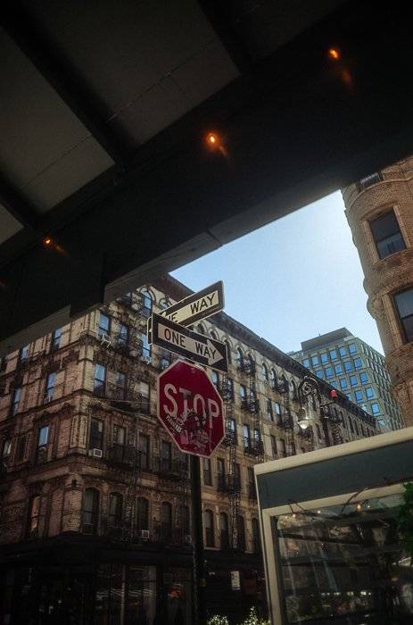 复古电影质感胶片模拟暖色黑白色调颗粒纹理城市街拍照片调色Lightroom&ps预设 André Josselin – NYC Preset Pack 插件预设 第6张-素材湾丨精选海外优质设计素材资源 复古电影质感胶片模拟暖色黑白色调颗粒纹理城市街拍照片调色Lightroom&ps预设 André Josselin – NYC Preset Pack 插件预设 sucaiwan.com