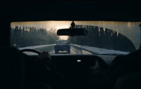 FCPX插件:8个复古胶片刻录老电影故障闪烁效果无缝转场