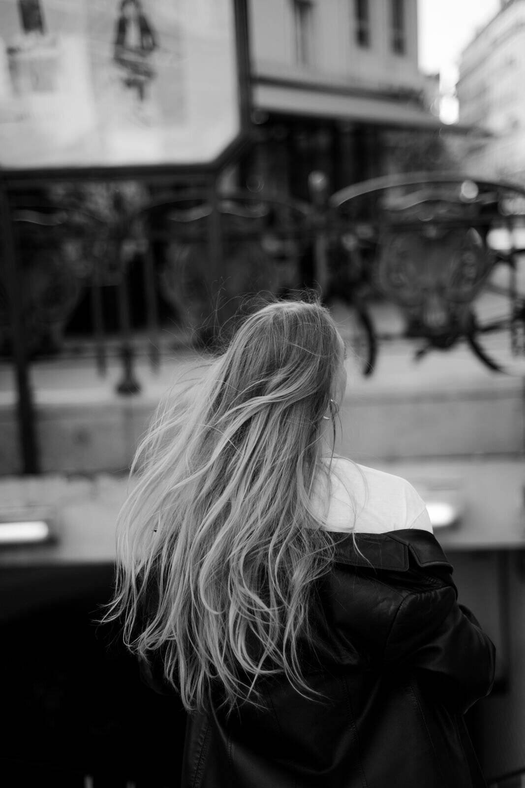 复古优雅黑白色单色城市街拍肖像照片调色Lightroom预设 André Josselin – MAISON NOIR PRESET COLLECTION 插件预设 第3张-素材湾丨精选海外优质设计素材资源 复古优雅黑白色单色城市街拍肖像照片调色Lightroom预设 André Josselin – MAISON NOIR PRESET COLLECTION 插件预设 sucaiwan.com