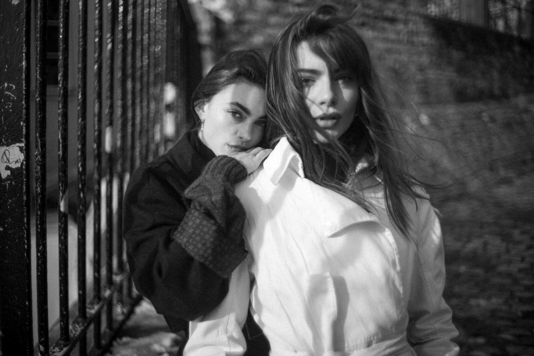 复古优雅黑白色单色城市街拍肖像照片调色Lightroom预设 André Josselin – MAISON NOIR PRESET COLLECTION 插件预设 第6张-素材湾丨精选海外优质设计素材资源 复古优雅黑白色单色城市街拍肖像照片调色Lightroom预设 André Josselin – MAISON NOIR PRESET COLLECTION 插件预设 sucaiwan.com