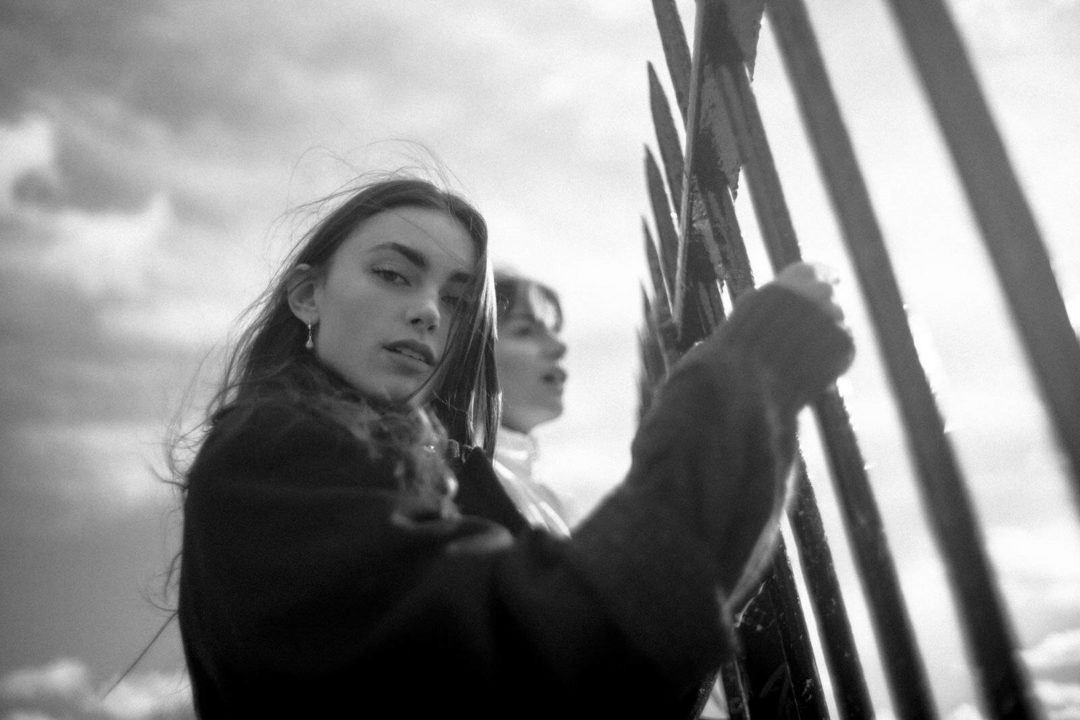 复古优雅黑白色单色城市街拍肖像照片调色Lightroom预设 André Josselin – MAISON NOIR PRESET COLLECTION 插件预设 第12张-素材湾丨精选海外优质设计素材资源 复古优雅黑白色单色城市街拍肖像照片调色Lightroom预设 André Josselin – MAISON NOIR PRESET COLLECTION 插件预设 sucaiwan.com