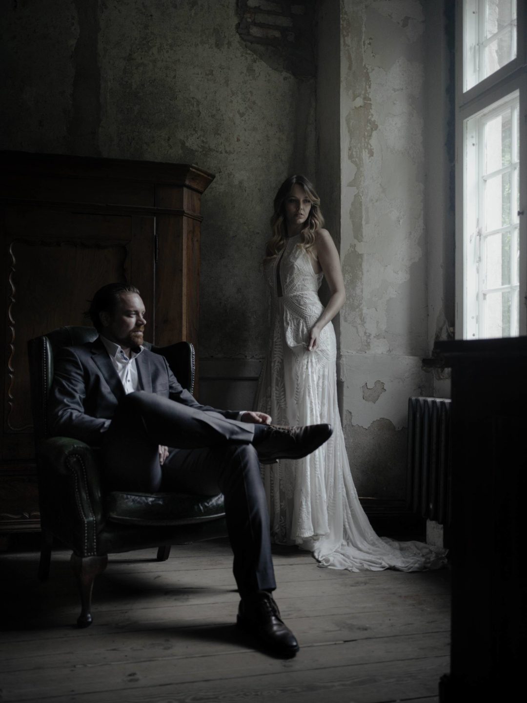 浪漫永恒柔光文艺复兴风格苍白婚礼肖像照片调色Lightroom预设 Legacy Presets – Muse & Mirror – True Romance 插件预设 第3张-素材湾丨精选海外优质设计素材资源 浪漫永恒柔光文艺复兴风格苍白婚礼肖像照片调色Lightroom预设 Legacy Presets – Muse & Mirror – True Romance 插件预设 sucaiwan.com