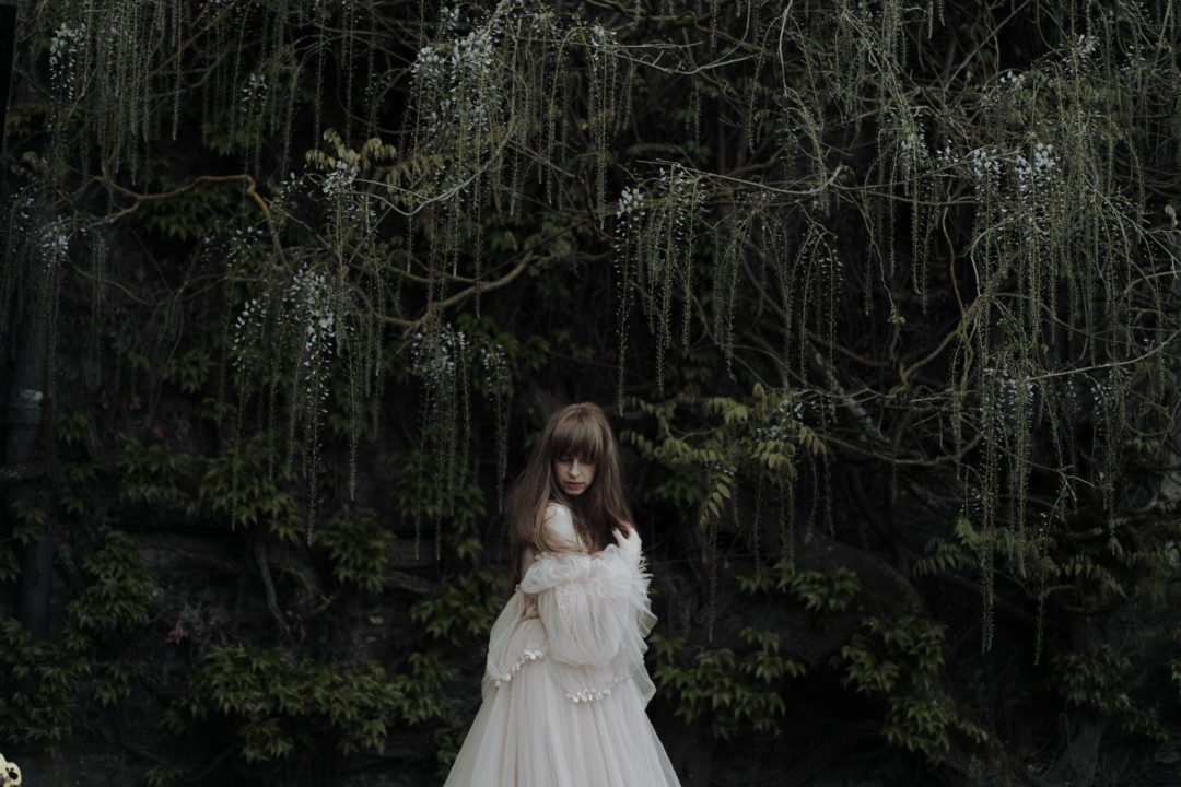 浪漫永恒柔光文艺复兴风格苍白婚礼肖像照片调色Lightroom预设 Legacy Presets – Muse & Mirror – True Romance 插件预设 第6张-素材湾丨精选海外优质设计素材资源 浪漫永恒柔光文艺复兴风格苍白婚礼肖像照片调色Lightroom预设 Legacy Presets – Muse & Mirror – True Romance 插件预设 sucaiwan.com