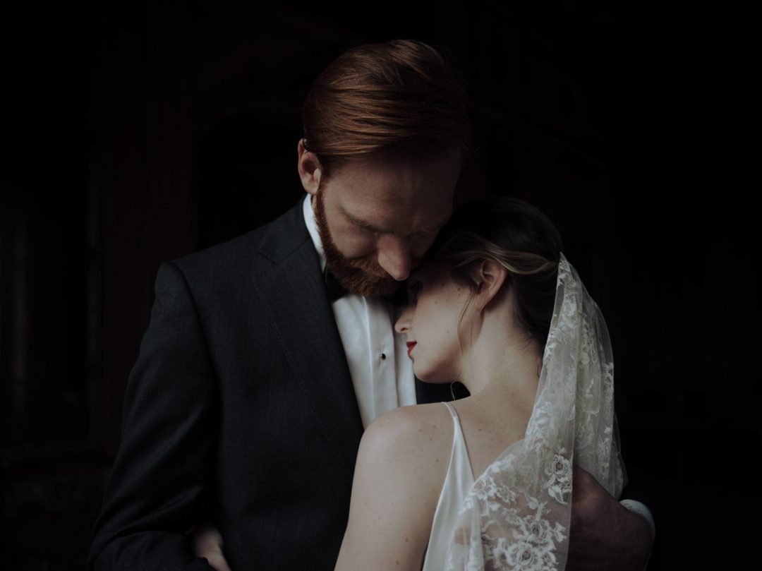 浪漫永恒柔光文艺复兴风格苍白婚礼肖像照片调色Lightroom预设 Legacy Presets – Muse & Mirror – True Romance 插件预设 第8张-素材湾丨精选海外优质设计素材资源 浪漫永恒柔光文艺复兴风格苍白婚礼肖像照片调色Lightroom预设 Legacy Presets – Muse & Mirror – True Romance 插件预设 sucaiwan.com