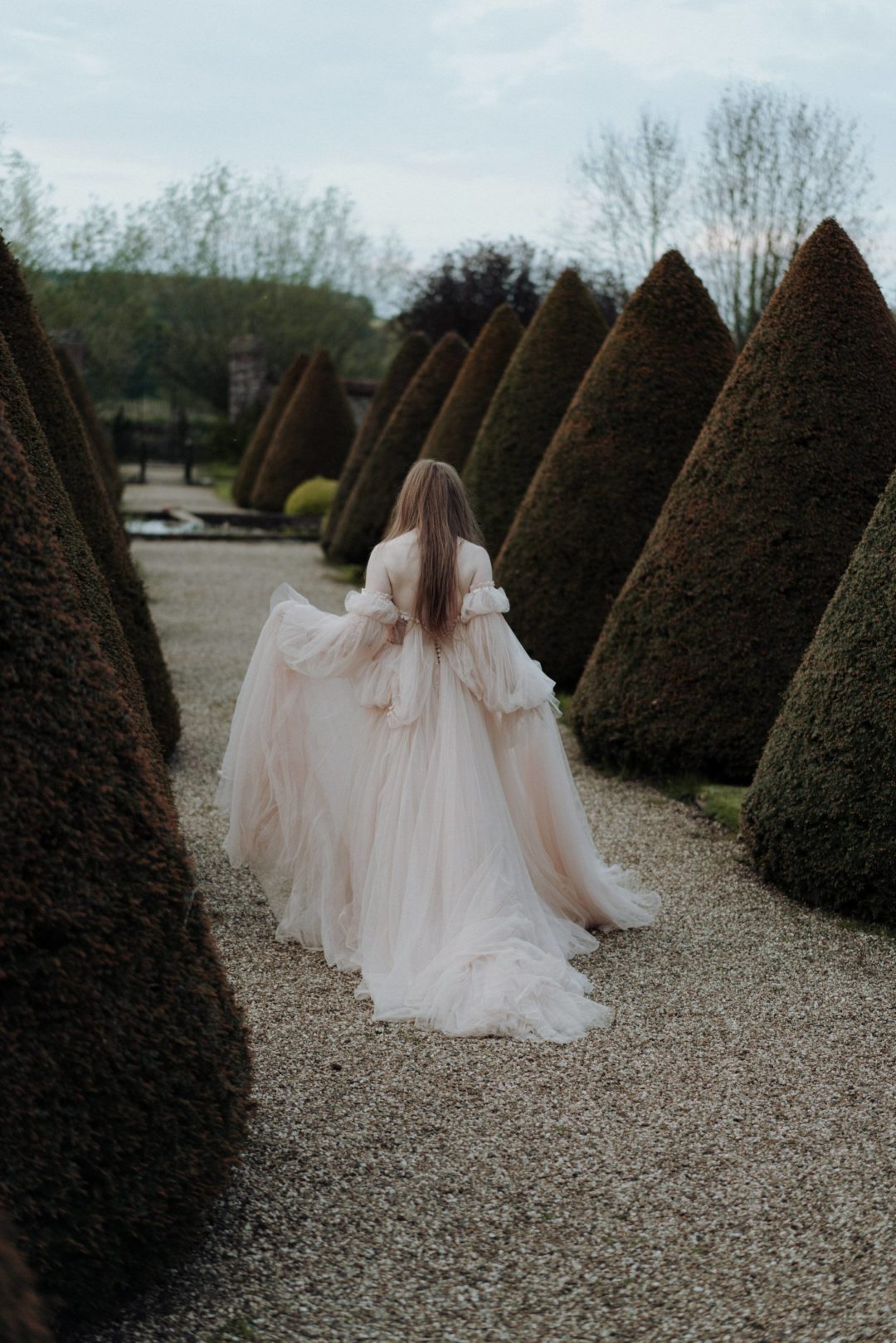 浪漫永恒柔光文艺复兴风格苍白婚礼肖像照片调色Lightroom预设 Legacy Presets – Muse & Mirror – True Romance 插件预设 第17张-素材湾丨精选海外优质设计素材资源 浪漫永恒柔光文艺复兴风格苍白婚礼肖像照片调色Lightroom预设 Legacy Presets – Muse & Mirror – True Romance 插件预设 sucaiwan.com