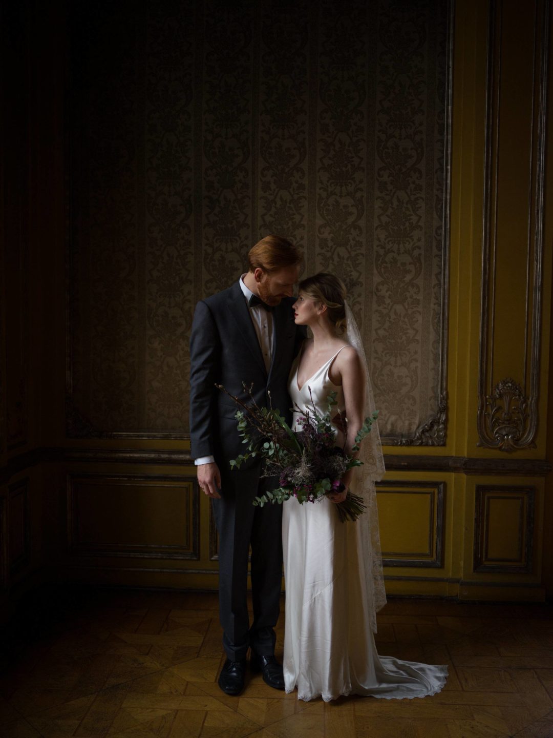 浪漫永恒柔光文艺复兴风格苍白婚礼肖像照片调色Lightroom预设 Legacy Presets – Muse & Mirror – True Romance 插件预设 第32张-素材湾丨精选海外优质设计素材资源 浪漫永恒柔光文艺复兴风格苍白婚礼肖像照片调色Lightroom预设 Legacy Presets – Muse & Mirror – True Romance 插件预设 sucaiwan.com