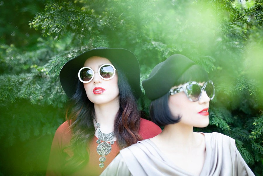 复古电影外观绿色洋红色调婚礼户外摄影照片调色Lightroom&PS预设包 Sven Malojlo – SMAL ROSE PRESETS 插件预设 第7张-素材湾丨精选海外优质设计素材资源 复古电影外观绿色洋红色调婚礼户外摄影照片调色Lightroom&PS预设包 Sven Malojlo – SMAL ROSE PRESETS 插件预设 sucaiwan.com