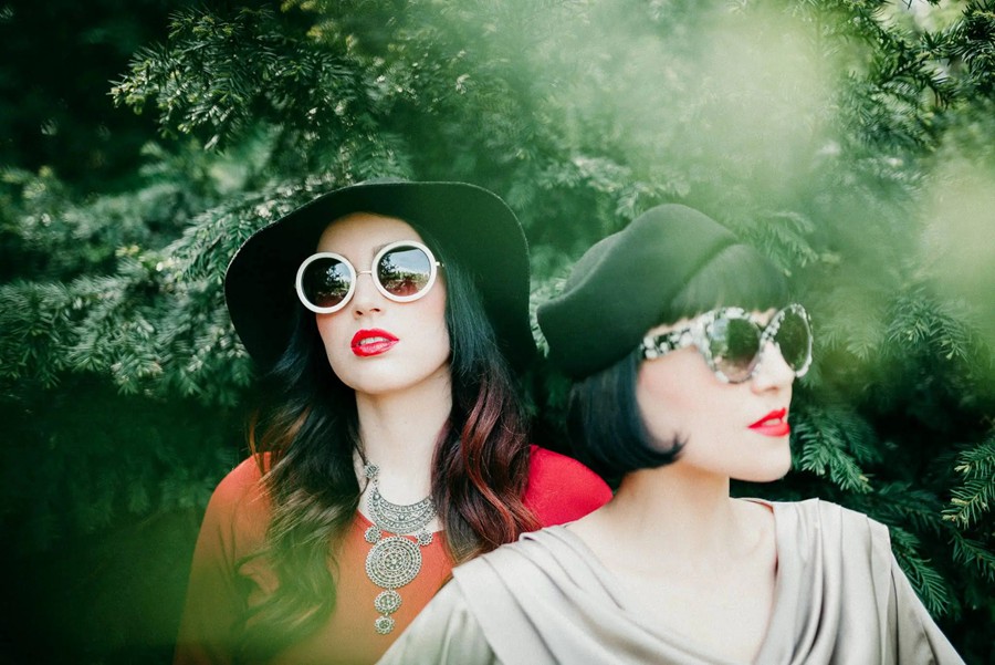 复古电影外观绿色洋红色调婚礼户外摄影照片调色Lightroom&PS预设包 Sven Malojlo – SMAL ROSE PRESETS 插件预设 第8张-素材湾丨精选海外优质设计素材资源 复古电影外观绿色洋红色调婚礼户外摄影照片调色Lightroom&PS预设包 Sven Malojlo – SMAL ROSE PRESETS 插件预设 sucaiwan.com