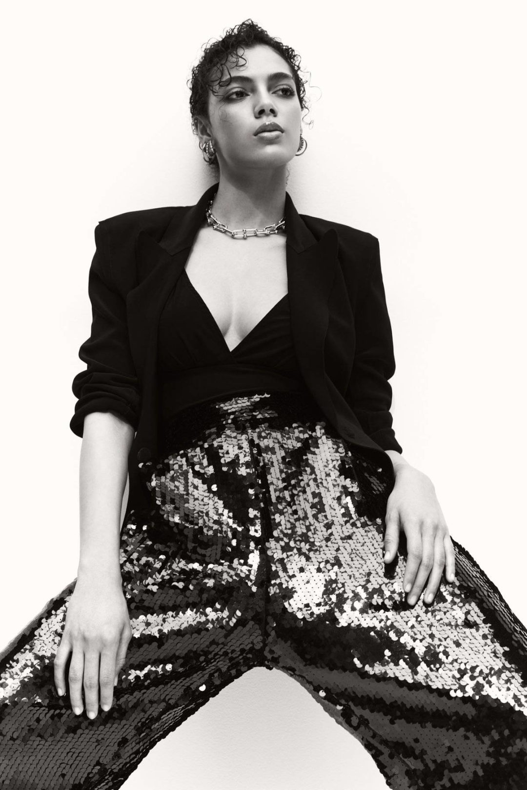 飞思预设 高级永恒黑白色调人像摄影照片Capture One预设 Lara Jade – Capture One Styles – Black and White 插件预设 第8张-素材湾丨精选海外优质设计素材资源 飞思预设 高级永恒黑白色调人像摄影照片Capture One预设 Lara Jade – Capture One Styles – Black and White 插件预设 sucaiwan.com