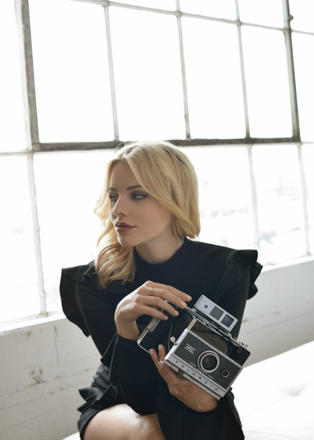 复古时尚电影杂志活动人像摄影调色LR预设 Lightroom Presets - Fashion Film Set 插件预设 第17张-素材湾丨精选海外优质设计素材资源 复古时尚电影杂志活动人像摄影调色LR预设 Lightroom Presets - Fashion Film Set 插件预设 sucaiwan.com