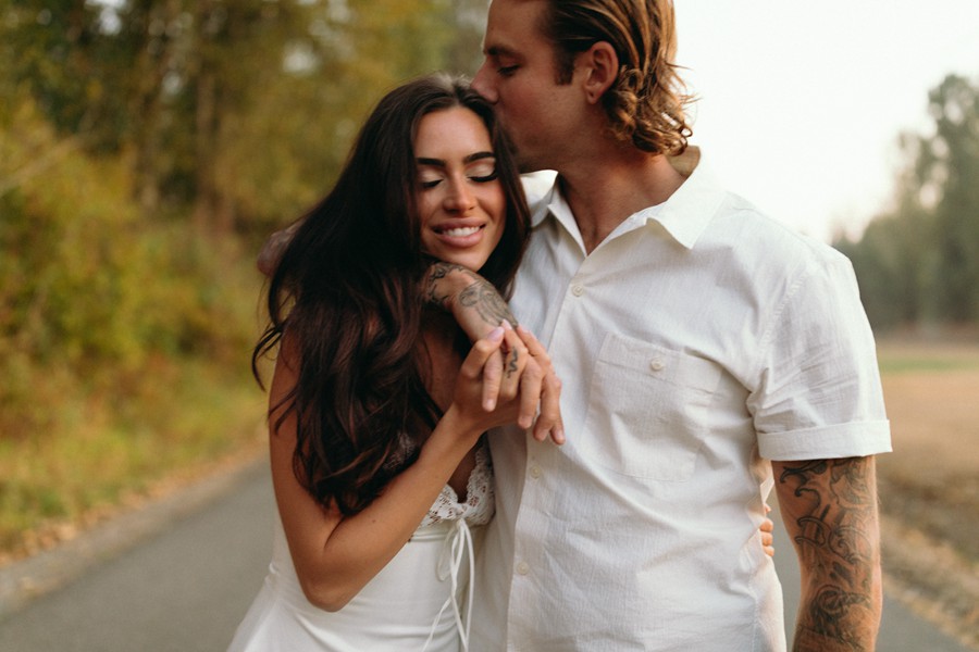 永恒奢华电影质感温暖黑白色调婚礼肖像摄影照片调色Lightroom预设 Tessa Shannon – Complete Pack 插件预设 sucaiwan.com