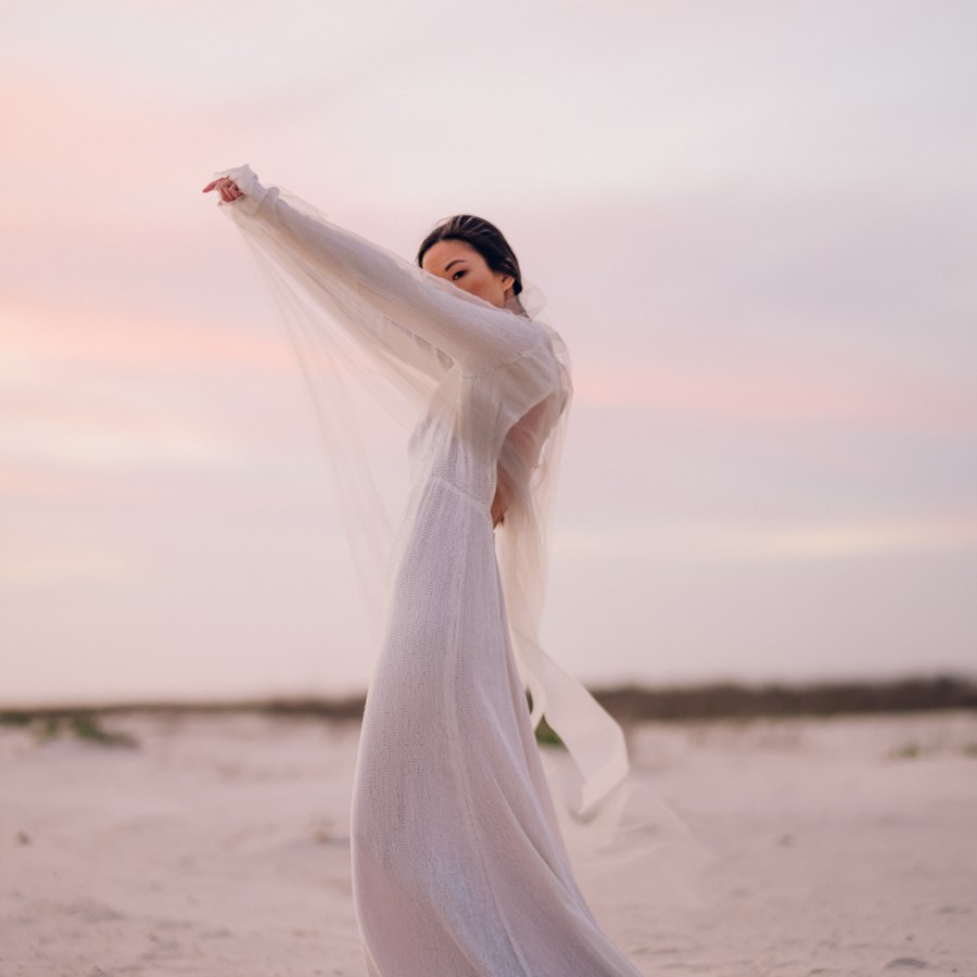 永恒经典富士胶片模拟电影质感肖像摄影照片调色Lightroom预设 Refined x KT Merry – Color Presets & Profiles & Mobile 插件预设 第2张-素材湾丨精选海外优质设计素材资源 永恒经典富士胶片模拟电影质感肖像摄影照片调色Lightroom预设 Refined x KT Merry – Color Presets & Profiles & Mobile 插件预设 sucaiwan.com