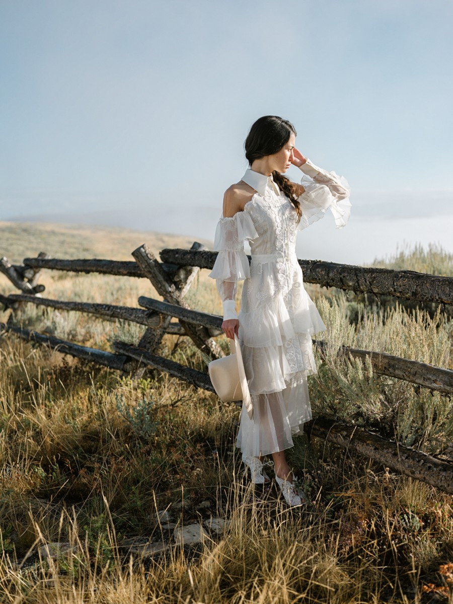 永恒经典富士胶片模拟电影质感肖像摄影照片调色Lightroom预设 Refined x KT Merry – Color Presets & Profiles & Mobile 插件预设 第9张-素材湾丨精选海外优质设计素材资源 永恒经典富士胶片模拟电影质感肖像摄影照片调色Lightroom预设 Refined x KT Merry – Color Presets & Profiles & Mobile 插件预设 sucaiwan.com