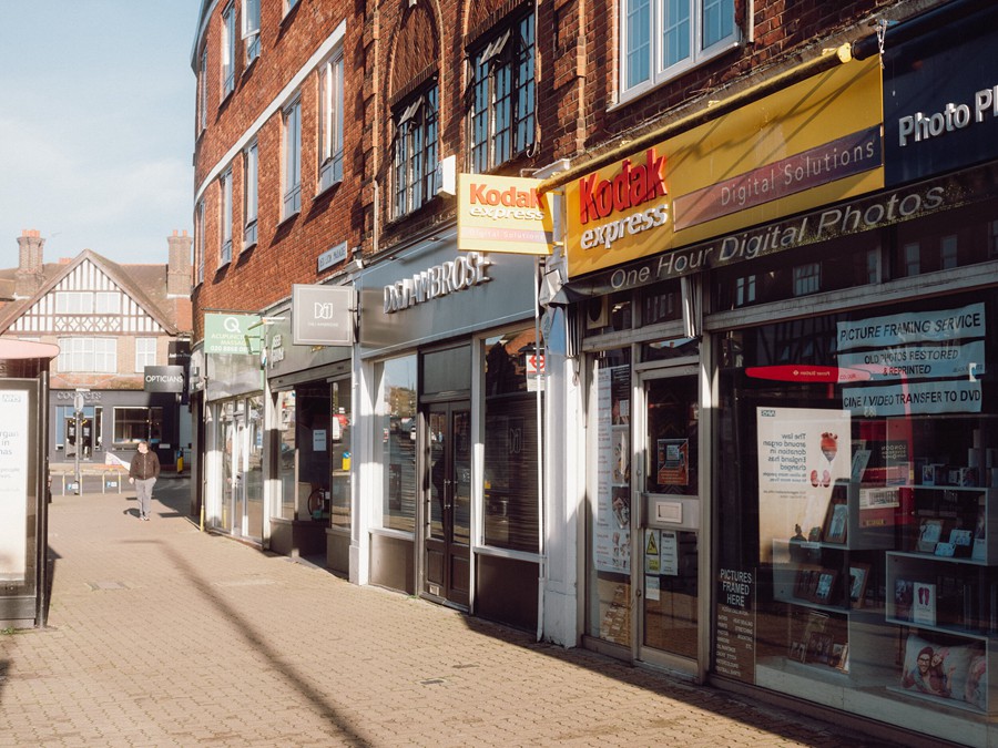 Jamie Windsor 复古柯达胶片电影模拟颗粒光晕夜间摄影LR预设包 Lightroom Presets 4 – Cinestill 插件预设 第8张-素材湾丨精选海外优质设计素材资源 Jamie Windsor 复古柯达胶片电影模拟颗粒光晕夜间摄影LR预设包 Lightroom Presets 4 – Cinestill 插件预设 sucaiwan.com