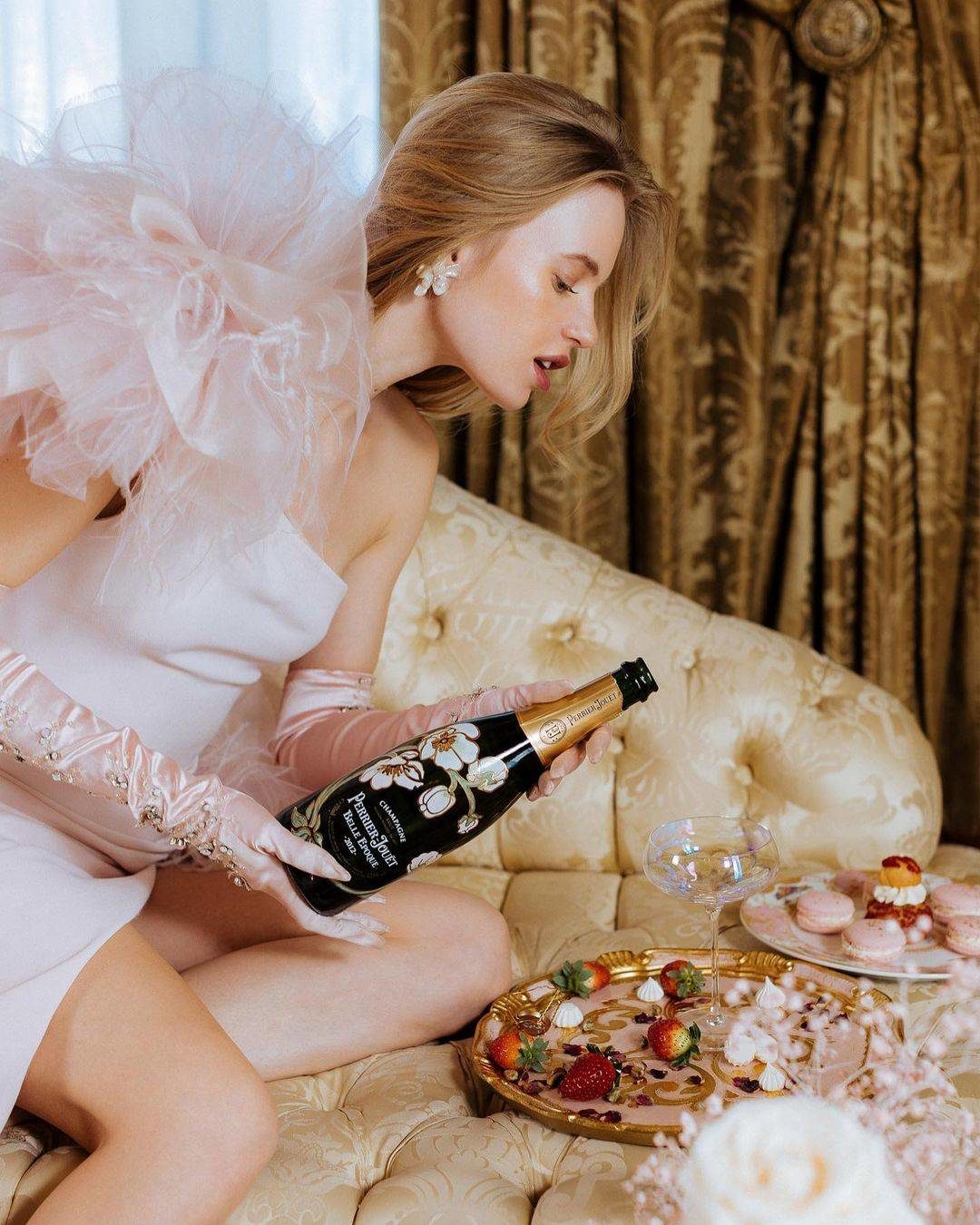 Anna Roussos 高级质感婚礼肖像摄影照片调色Lightroom预设包 The Wedding Pack 插件预设 第4张-素材湾丨精选海外优质设计素材资源 Anna Roussos 高级质感婚礼肖像摄影照片调色Lightroom预设包 The Wedding Pack 插件预设 sucaiwan.com